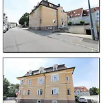De Lux Hotel