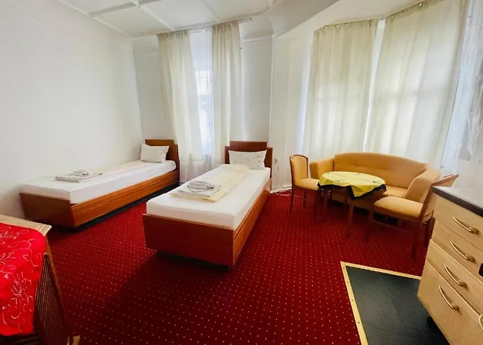 Hotel De Lux *